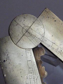 An Unusual In Size Proportional Compass