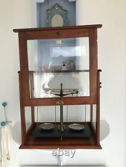 Antique Glass Cased Scales (Eireka Scientific Co)Weighing Balance Apothecary