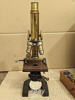 Old Vintage LEITZ WETZLAR Microscope In Wooden Box